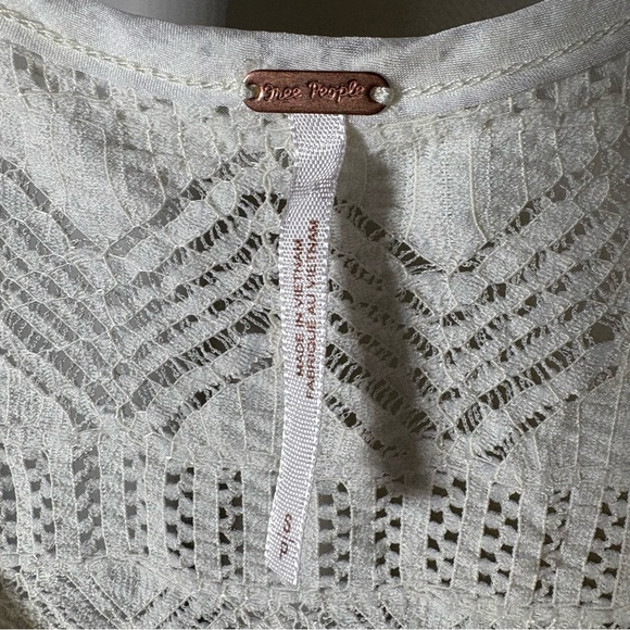 *Sold* Free People Ivory Lace Ruffled Buttoned Tunic Blouse with Tiered Design - Picture 8 of 10